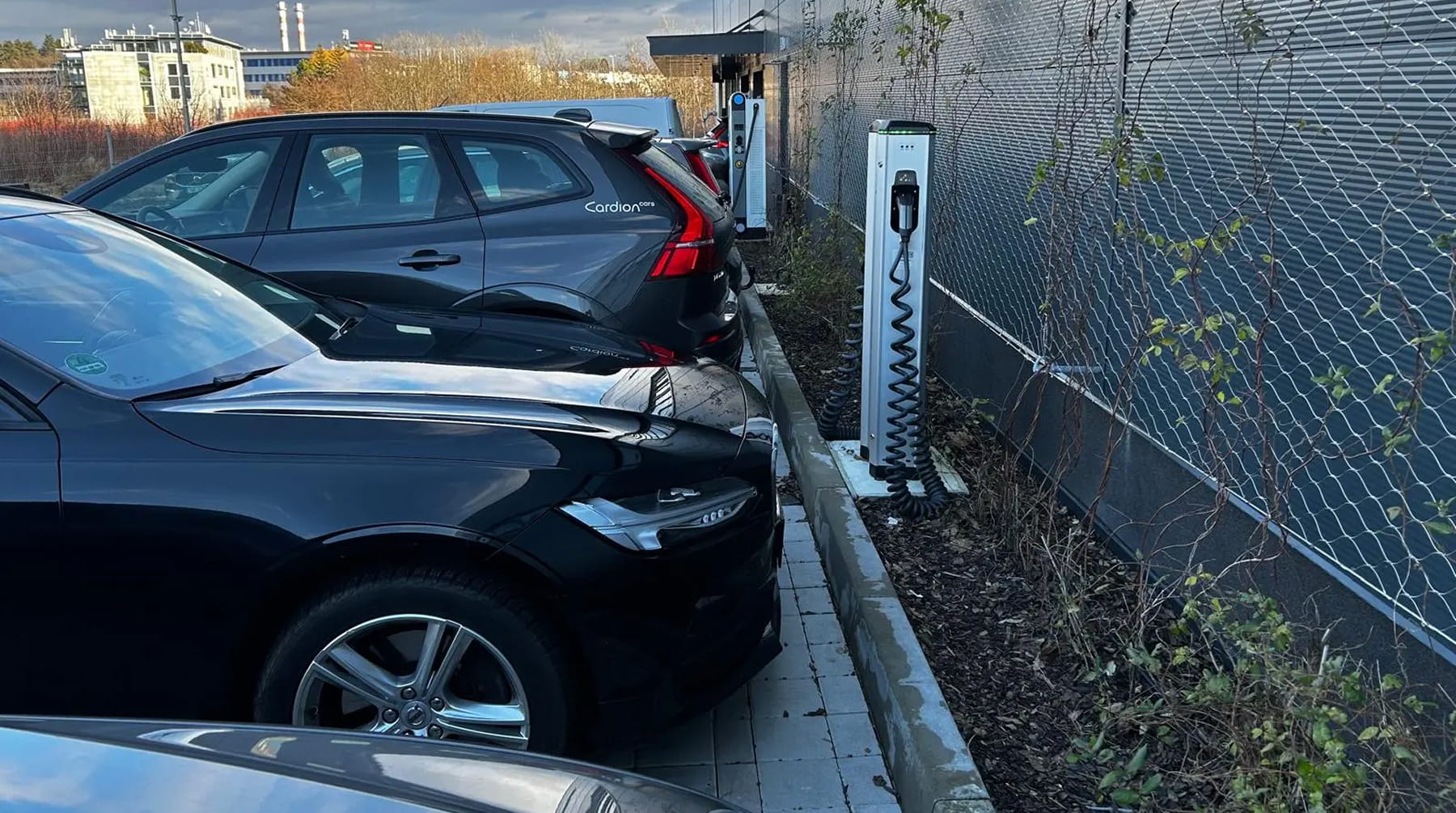 Realizace nabíjení elektromobilů u klienta Cardion Cars Stodůlky