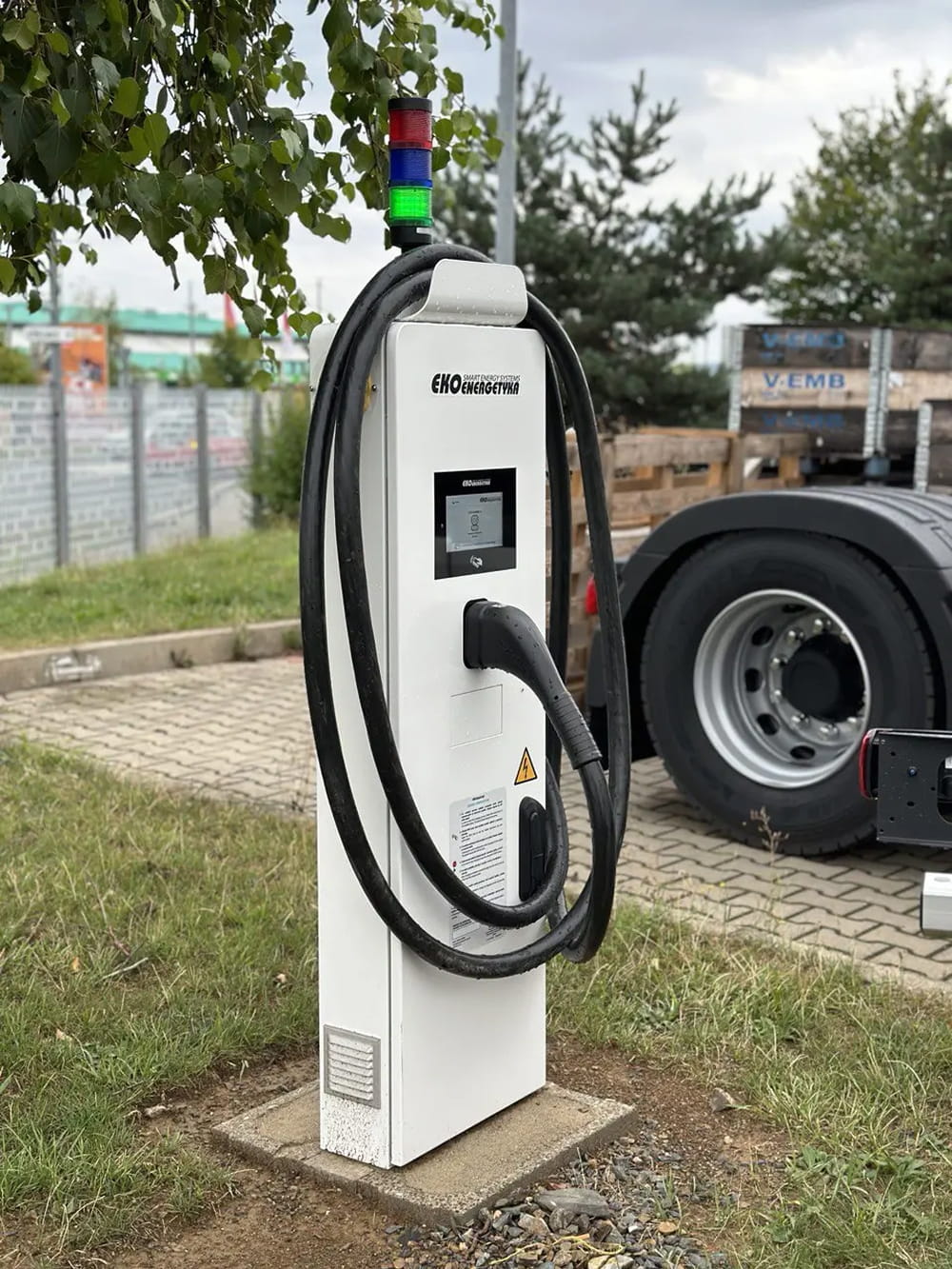 Naše realizace nabíjení elektromobilů u společnosti Renault Trucks